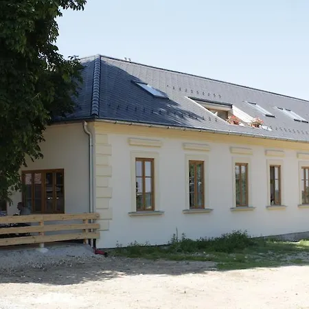 Bílý Beránek 3*